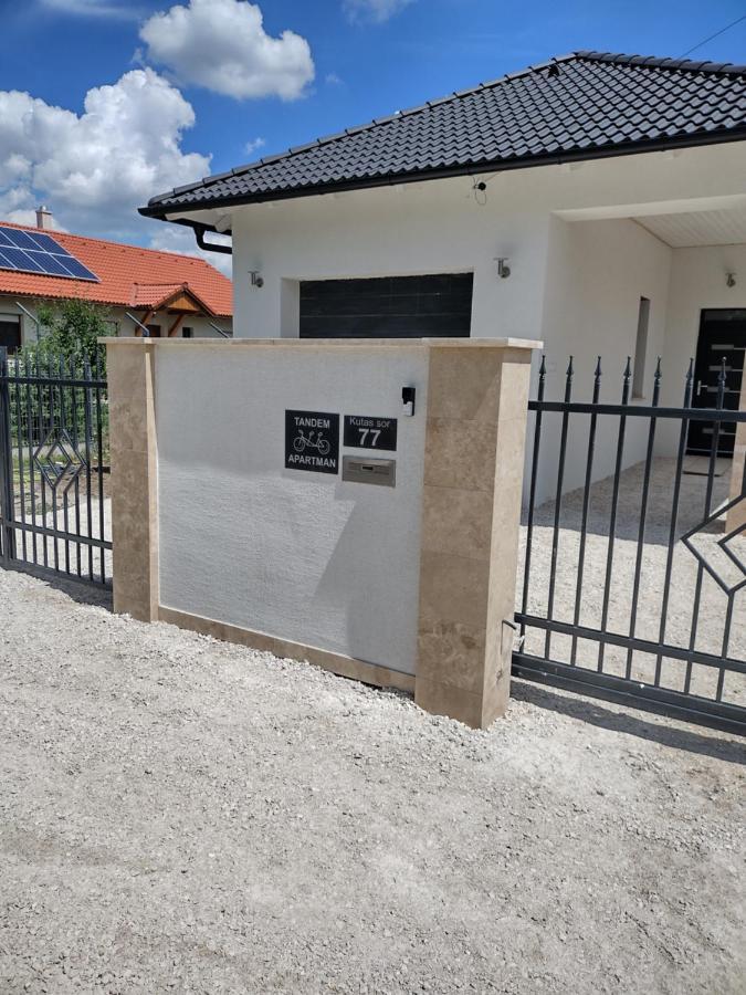 Tandem apartman Kapolnasnyek Bagian luar foto